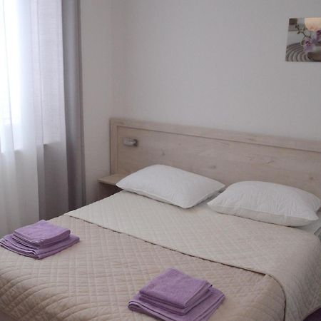 Apartments And Rooms By The Sea Jakisnica, Pag - 4160 Lun  Exteriér fotografie