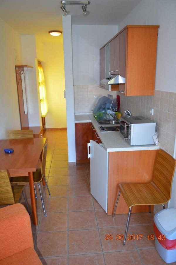 Apartments And Rooms By The Sea Jakisnica, Pag - 4160 Lun  Exteriér fotografie