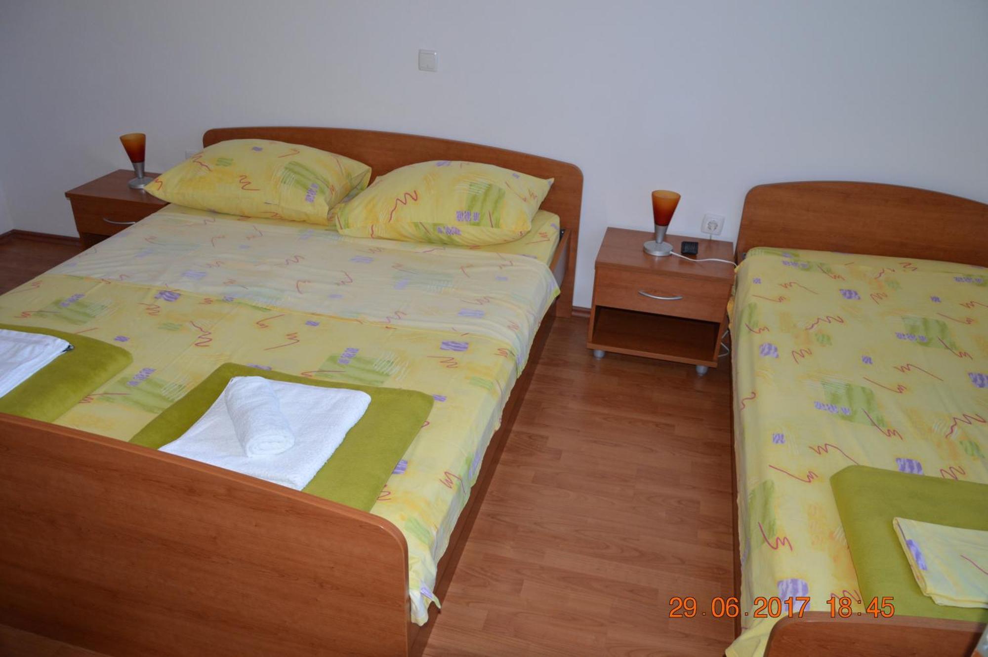 Apartments And Rooms By The Sea Jakisnica, Pag - 4160 Lun  Pokoj fotografie
